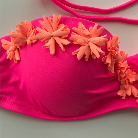 Victoria’s Secret bikini top - Picture 2 of 10